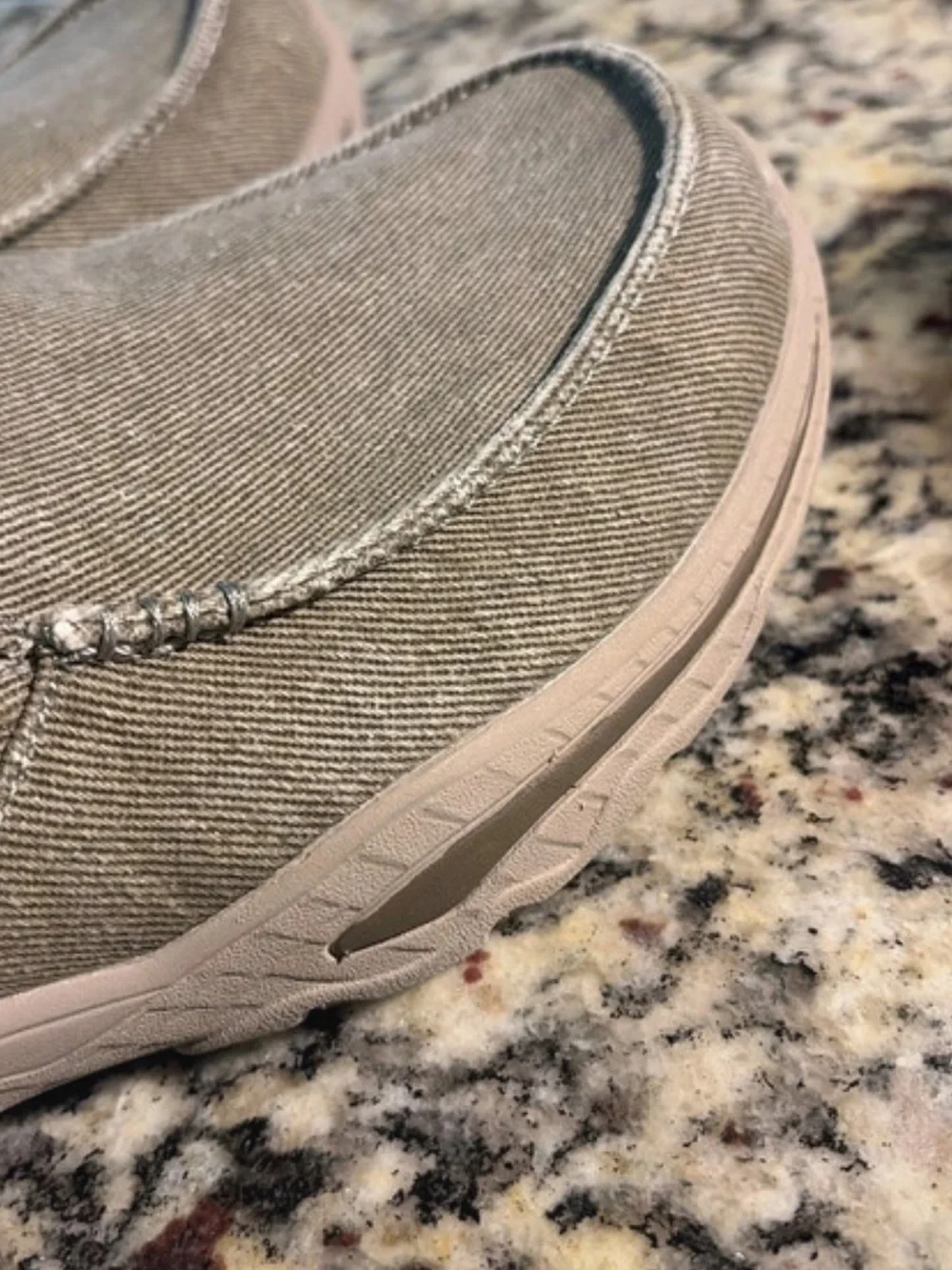 SKECHERS♦️EXTRA WIDE CASUAL SLIP IN